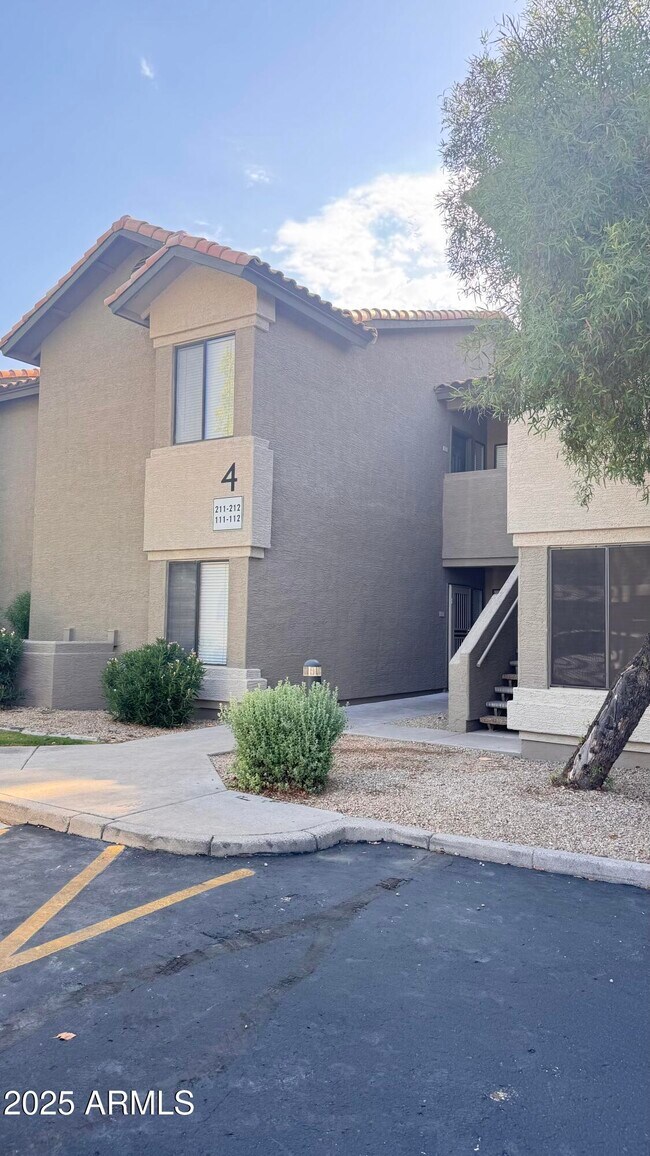Building Photo - 9600 N 96th St
