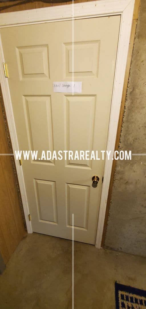 Building Photo - Spacious Shawnee Duplex-Available in SEPTE...