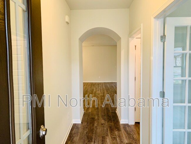 Building Photo - 108 Grv Hl Cir