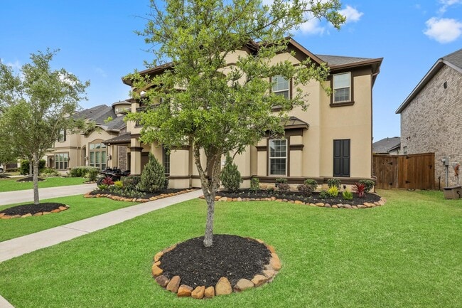 Building Photo - 5730 Balcones Ridge Ln