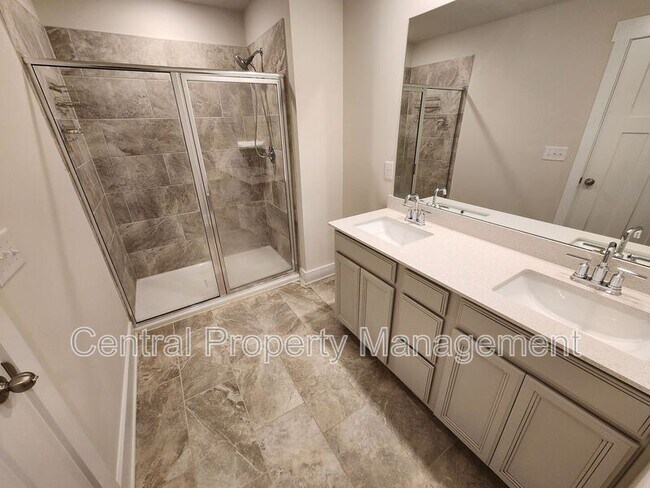 Building Photo - 112 Outback Dr