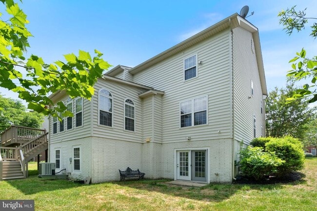 Building Photo - 15436 Symondsbury Way