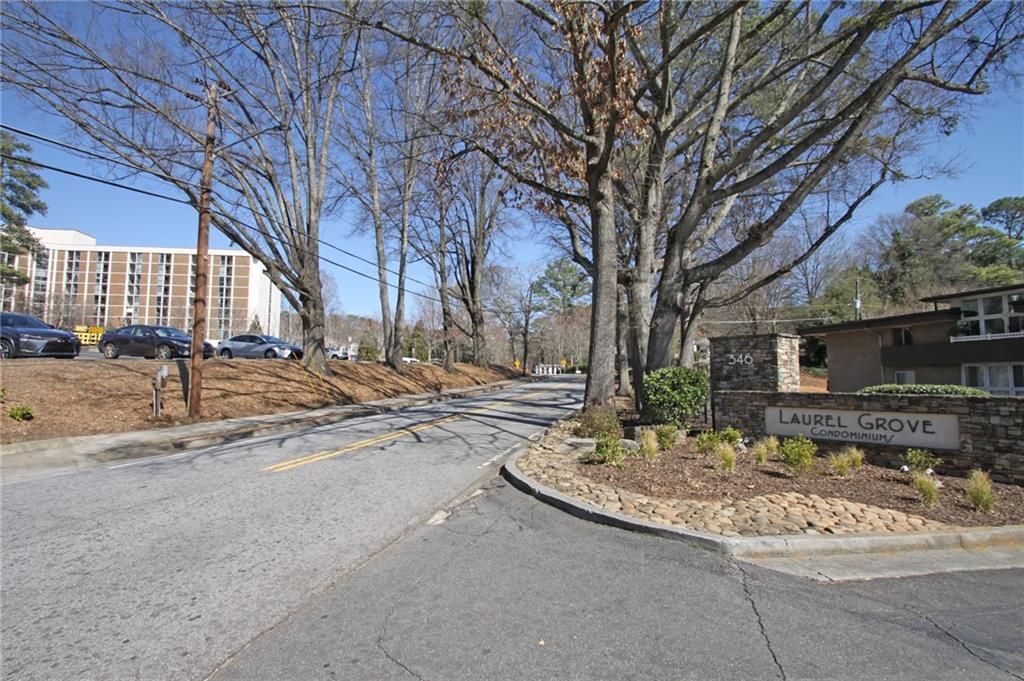 Building Photo - 346 Carpenter Dr NE