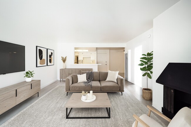 Building Photo - Villa Granada