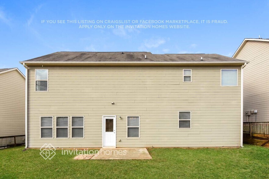 Building Photo - 400 Village Broad St