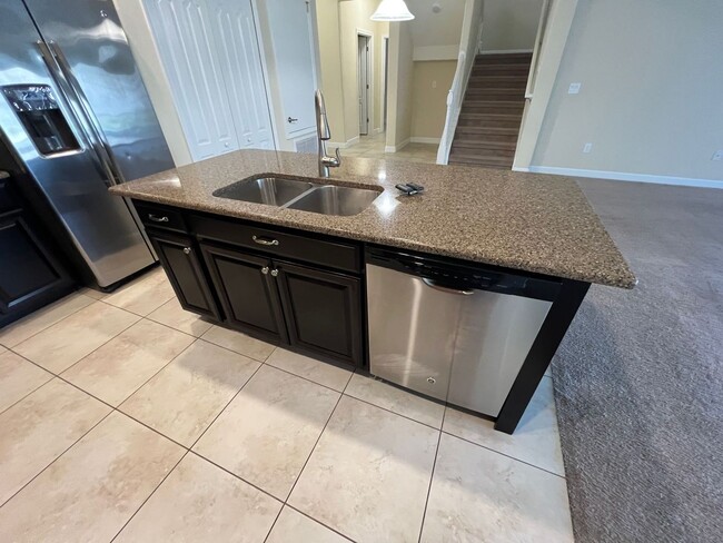 Building Photo - INDEPENDENCE IN WINTER GARDEN 4 BEDROOM RE...