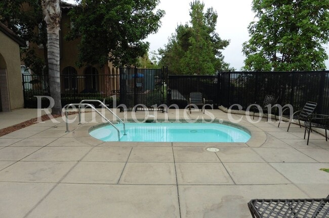 Building Photo - Torrey Highlands, 13330 Via Bellarado #2, ...