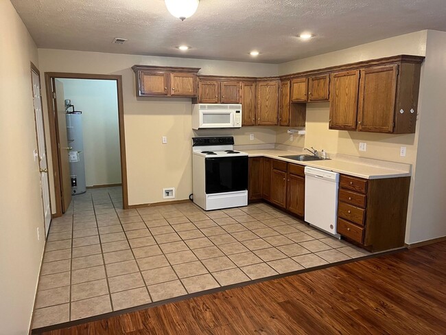 Building Photo - 5551-5553 N. Brown Ln.