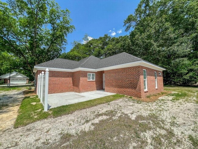Building Photo - 27 Grove Cir