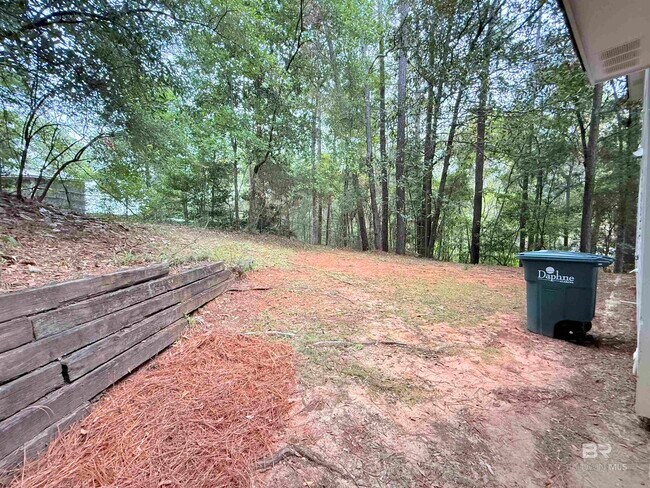 Building Photo - 233 Ridgewood Dr