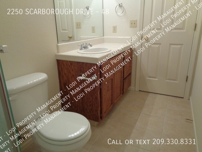 Building Photo - 2250 Scarborough Dr