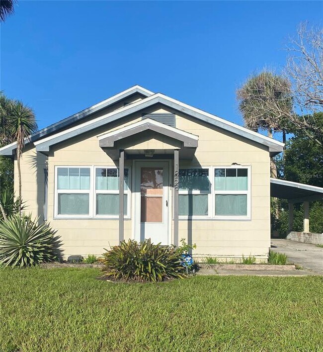 Building Photo - 1858 Fern Palm Dr