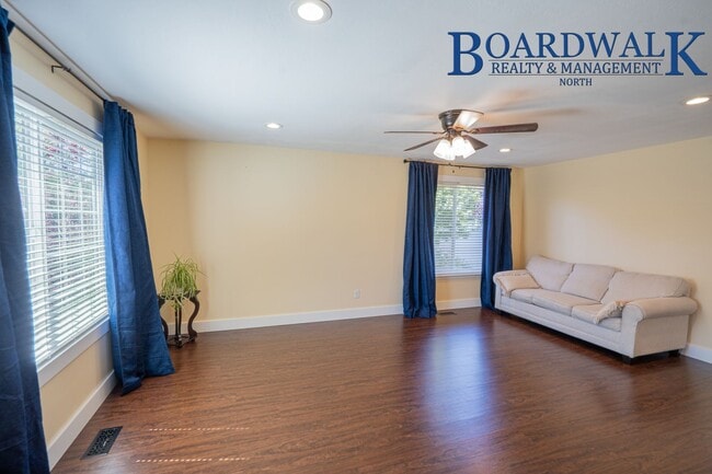 Building Photo - Main-Level 3 Bed / 2 Bath Home in Farmington