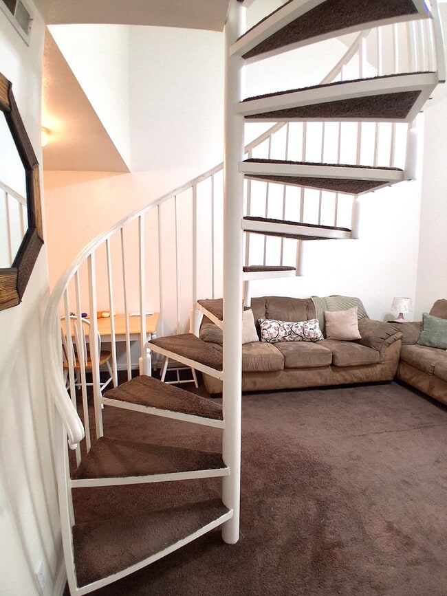 Building Photo - 62 W 700 N