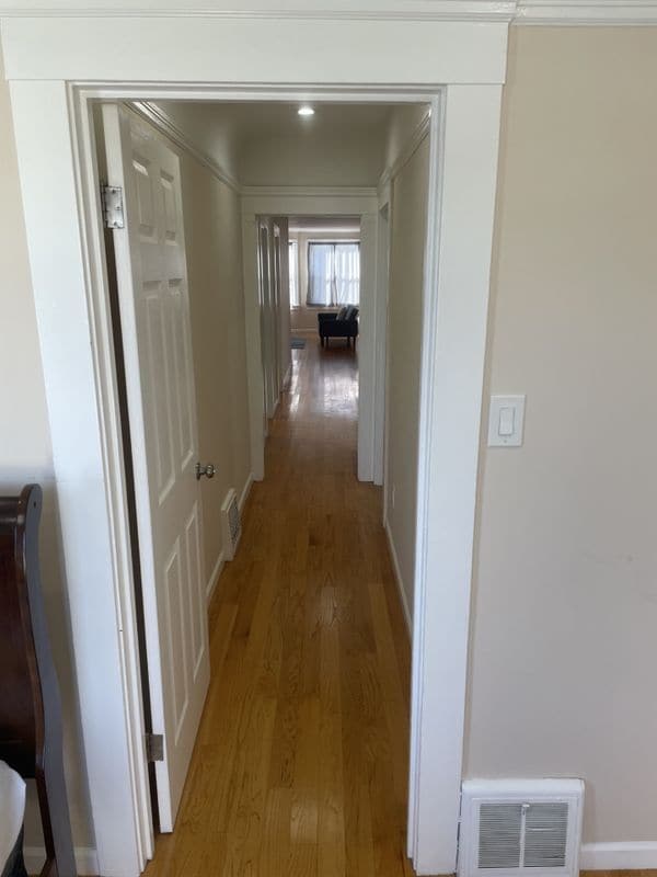 Building Photo - 586 39th Ave