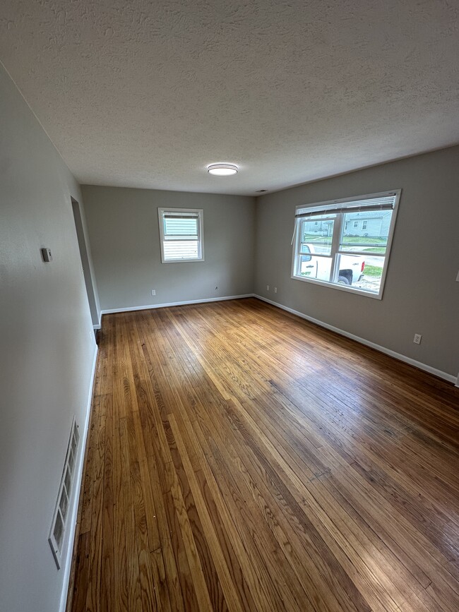 Building Photo - 619 Miriam Ave