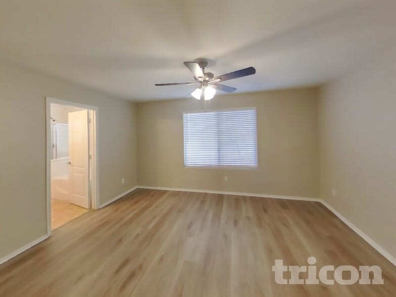 Building Photo - 25760 W Valley View Dr