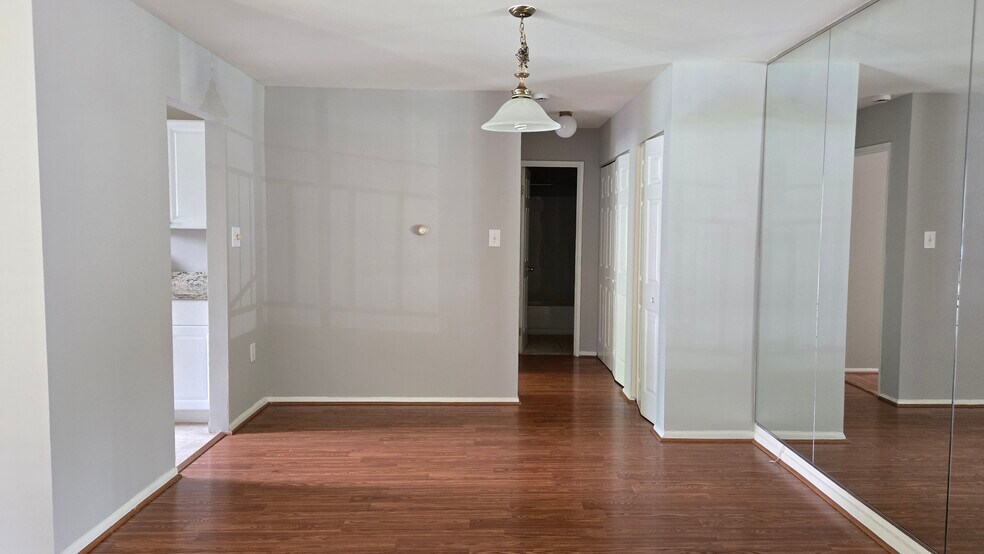 Building Photo - 11324 Cherry Hill Rd