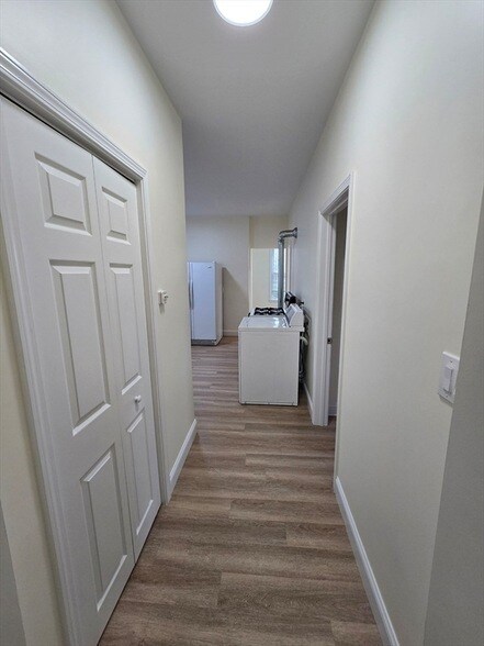 Building Photo - 38 Fox St