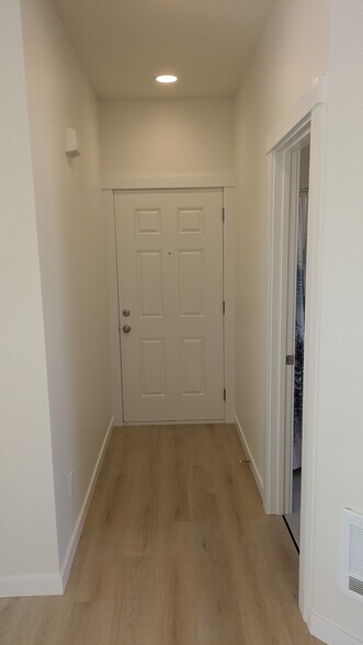 Building Photo - 1101 Bonneville Ave