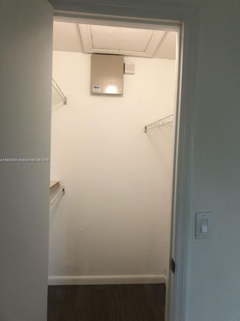 Building Photo - 12430 Vista Isles Dr