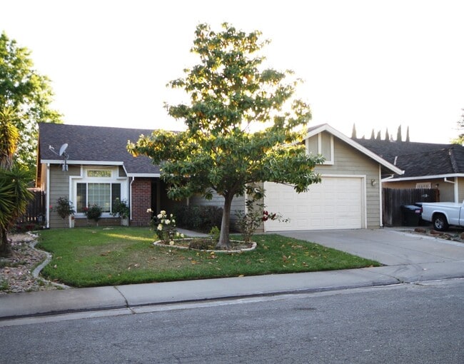 Primary Photo - Charming 3Br/2BA/ 1444SF Available Now! Te...