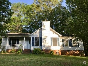 Building Photo - 4448 Huntington Dr