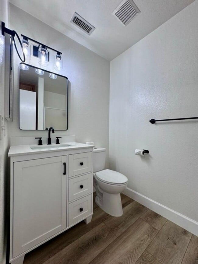 Building Photo - Spacious 4 Bedroom Home in Temecula’s Vine...
