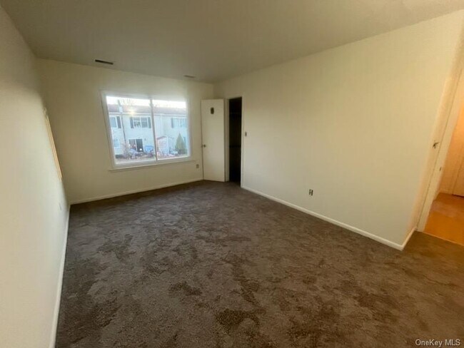 Building Photo - 816 Temple Hill Rd