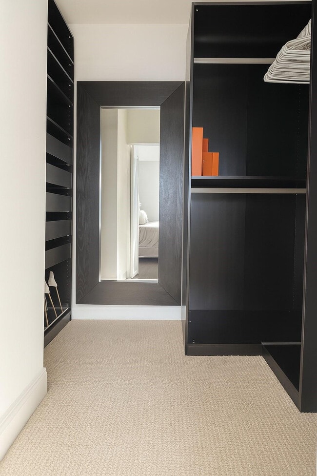 Building Photo - 303 SE 22nd St