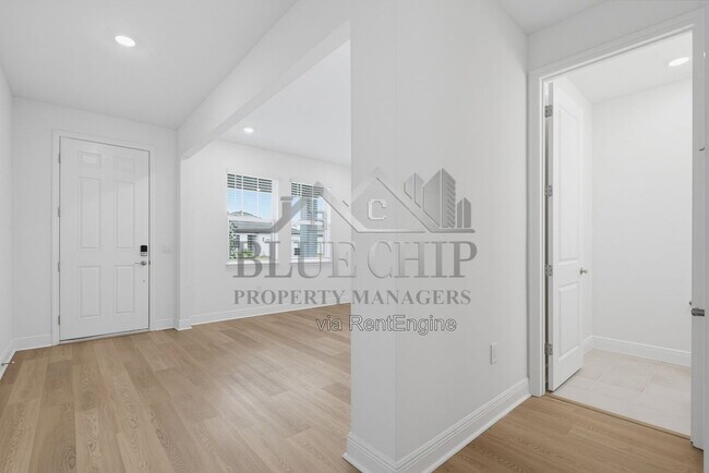 Building Photo - 1217 Pampus Dr