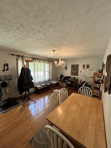 Building Photo - 3594 Brookside Rd