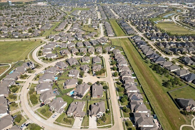 Building Photo - 31183 Pecan Creek Dr