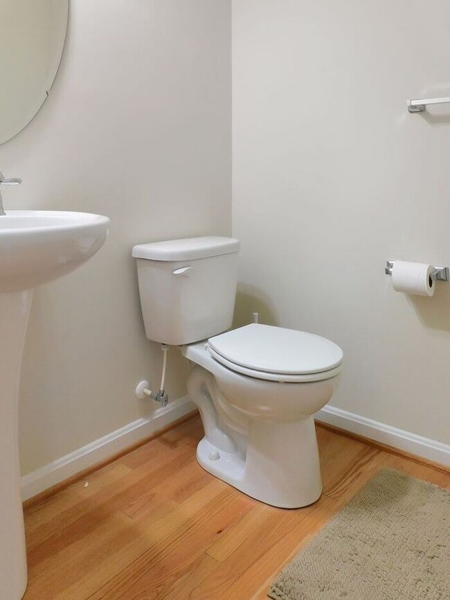 Building Photo - 23363 Marview Ct