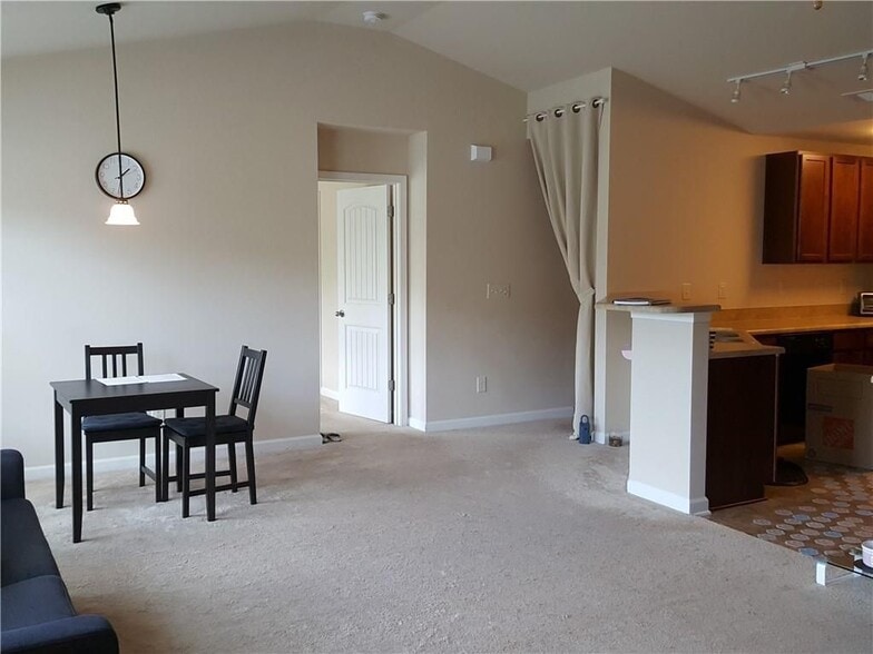 Building Photo - 805 Pleasant Hill Rd