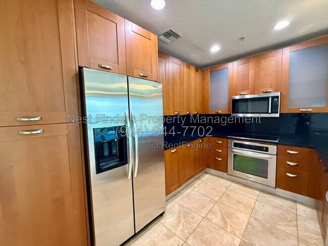 Building Photo - 1431 Riverplace Blvd