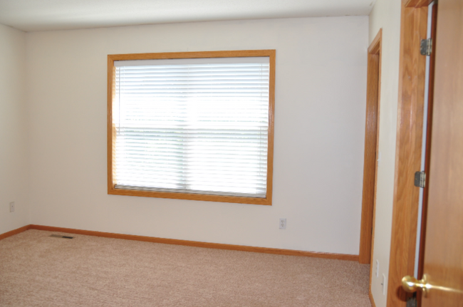 Building Photo - 9150 Merrimac Ln N