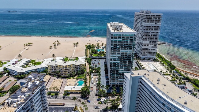 Building Photo - 2000 S Ocean Dr