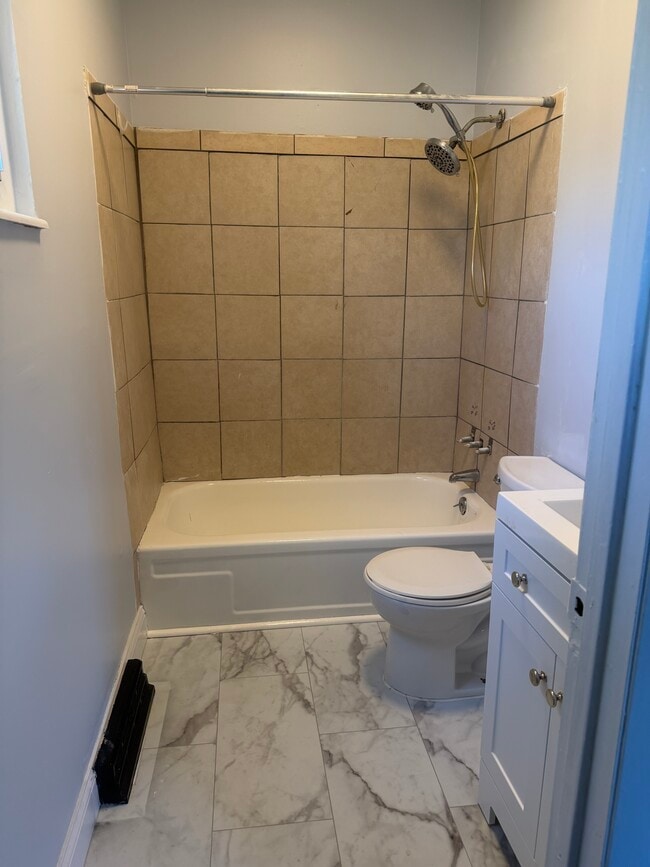 Building Photo - 3426 Woodburn Ave