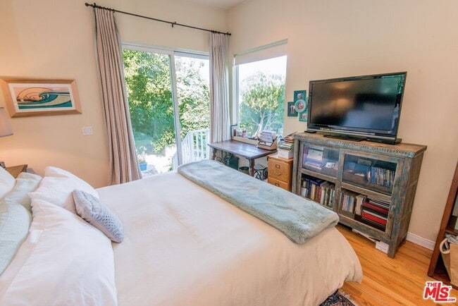 Building Photo - 1342 Miller Dr