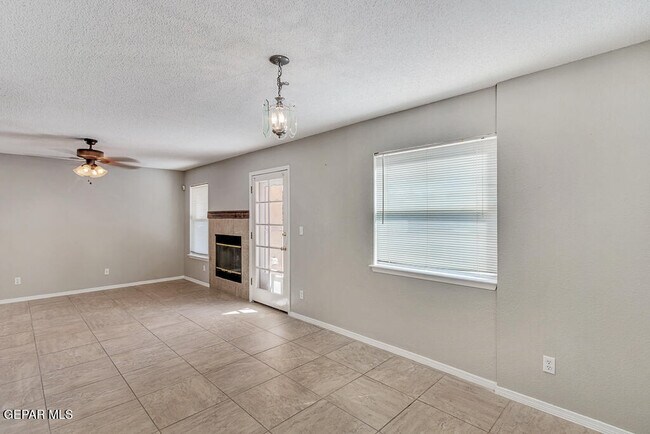 Building Photo - 10917 Loma Alta Pl