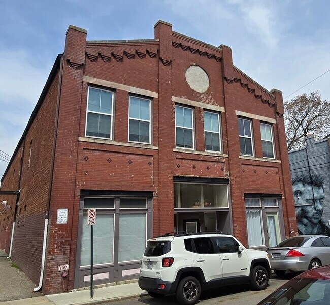 Primary Photo - 302 Goshen St