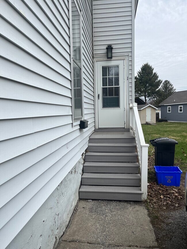 Apartment 1 Entrance - 204 New Boston St