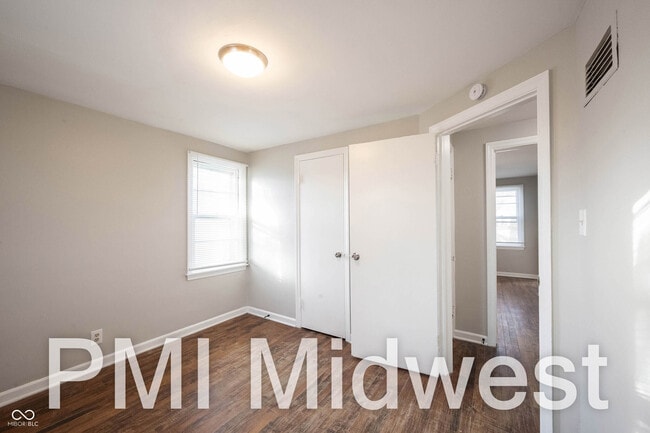 Building Photo - 1319 N Alton Ave