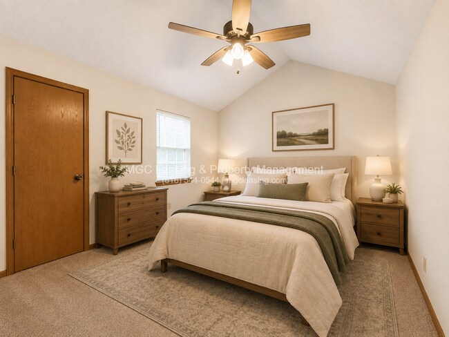 Building Photo - 3557-3563 NE Independence Cir