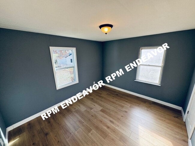 Building Photo - Freshly Updated 2-Bed Home with Bonus Room + New Appliances!