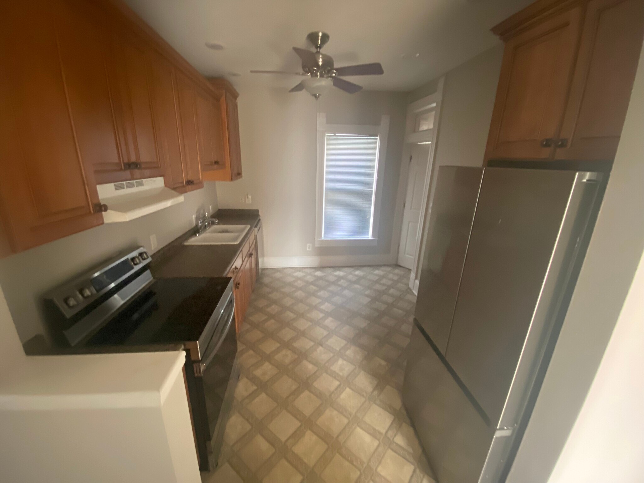 Kitchen - 1003 Broadway St
