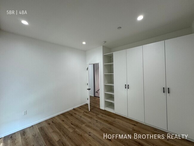 Building Photo - 660 Mariposa Ave