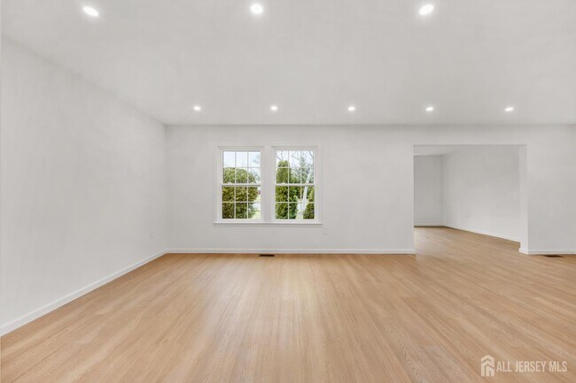 Building Photo - 29A Hillsborough Dr