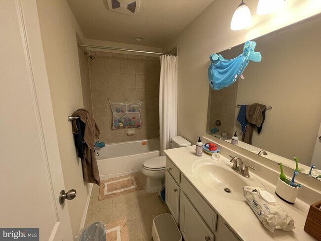 Building Photo - 7563 Crowley St